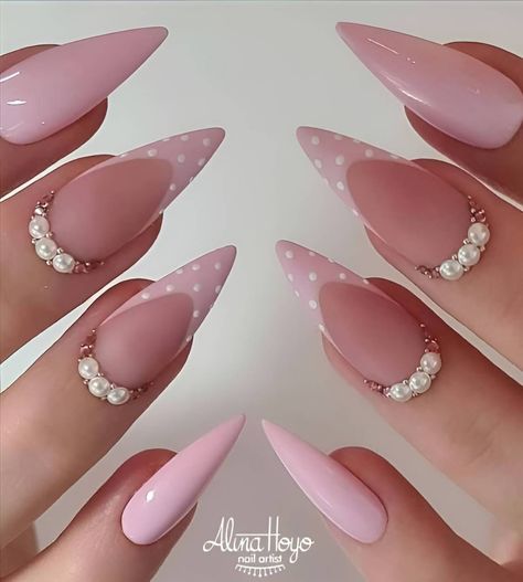 27 Captivating Pink French Tips Nails Every Girl Should Try - 218 Kutek Disney, Short Almond Nails, Short Almond, Stiletto Nails Designs, Almond Nails Designs, Dots Nails, Yellow Short, Bright Nails, Almond Shape