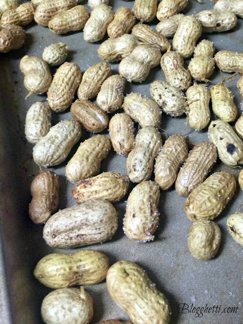 raw peamuts salted Salted Roasted Peanuts Recipe, Spicy Roasted Peanuts Recipe, Raw Peanuts, Bbq Side Dishes, Peanut Recipes, How To Roast, Stuffed Shells Recipe, Nut Recipes, Roasted Peanuts