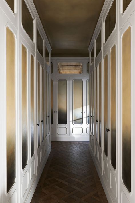 Joseph Dirand's New Paris Apartment :: This Is Glamorous Joseph Dirand, Rosewood Hotel, Robert Rauschenberg, Paris Home, Nate Berkus, Narrow Hallway, Paris Apartments, Marble Bathroom, New Paris