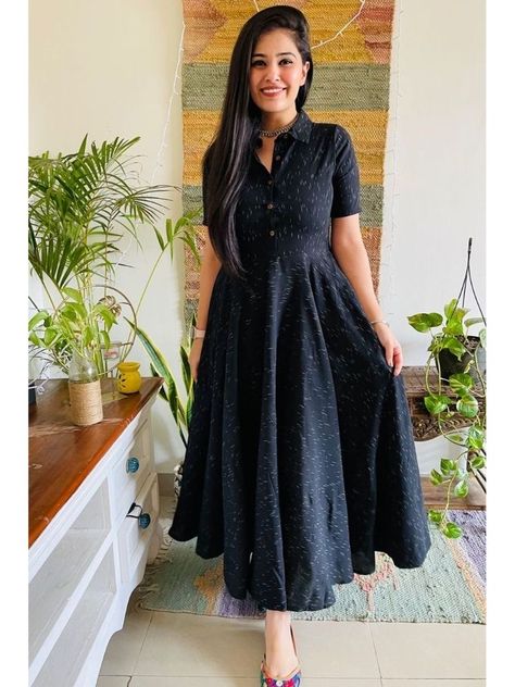 Ikat Dress Designs, Cotton Frocks For Women, Ikat Maxi Dress, Simple Kurta, Kalamkari Dresses, Western Fits, Simple Frock Design, Long Gown Design, Casual Frocks