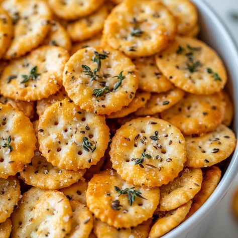 Garlic Bread Ritz Bits Vegan Cheese Substitute, Ritz Bits, Hacks For Home, Make Garlic Bread, Crock Pot Meatballs, Snack Dip, Recipes Appetizers And Snacks, Cracker Snacks, Busy People