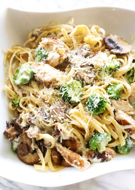 This Chicken Broccoli Mushroom Alfredo Pasta is such a flavorful dish. It is packed with perfectly sautéed mushrooms, tender broccoli and beautifully coated, battered and seasoned chicken. It is then topped with the best alfredo sauce. This will be one recipe you visit over and over again! Chicken Mushroom Broccoli Pasta, Chicken Broccoli Mushroom Alfredo, Chicken Broccoli And Mushroom Recipes, Chicken Alfredo With Mushrooms, Chicken Broccoli Mushroom Recipes, Mushroom Alfredo Sauce, Mushroom Alfredo Pasta, Alfredo Broccoli, Personalized Cookbook