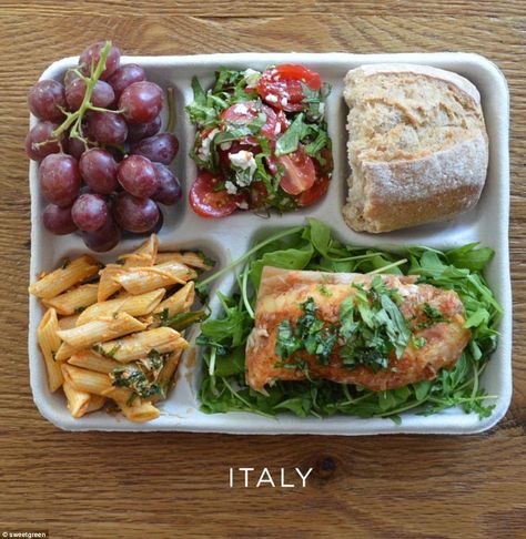 Why You Should Be Eating Dinner Like an Italian Disgusting Images, Interesting Infographics, Arugula Pasta, Cafeteria Food, Happy Eating, School Meals, Different Foods, School Cafeteria, American School