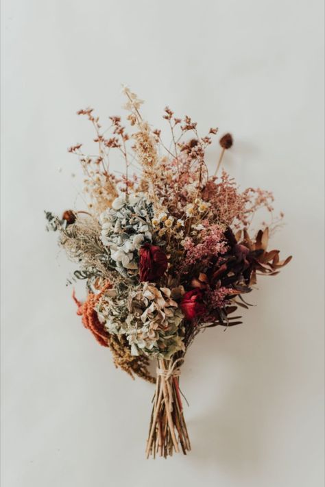 Burgundy Dried Flower Bouquet, Dried Wedding Bouquet Ideas, Sustainable Floristry, Dried Flower Bridal Bouquet, Neutral Bouquet, Flower Posy, Dried Flower Bouquet Wedding, Dried Floral Arrangements, Forest Elopement