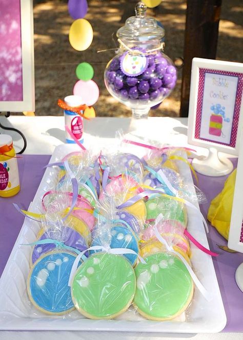 Colorful cookies at a bubble themed birthday party! See more party ideas at CatchMyParty.com! Bubble Cookies, Bubble Party Theme, Bubbles Birthday Party, Bubbles Balloons, Birthday Bubbles, Barney Party, Birthday Theme Ideas, Bubbles Party, Colorful Cookies