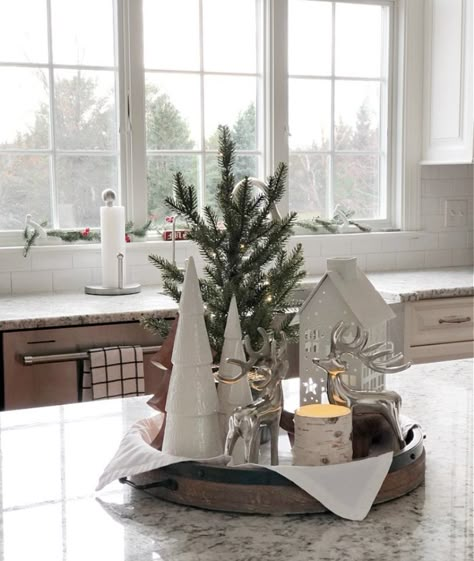 Kitchen Island Christmas Decorations, Christmas Island Decor, Kitchen Island Christmas Decor Ideas, Kitchen Island Christmas Decor, Island Christmas Decor, Kitchen Island Christmas, Island Decorations, Island Christmas, Centre Island