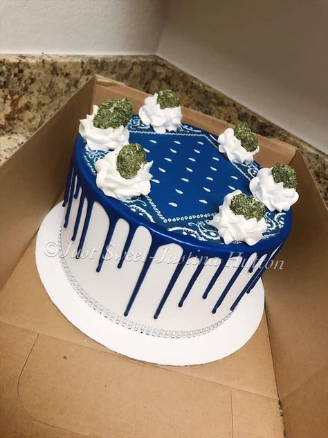 follow : heyitstati01 for more🧸💚 Blue Bandana Cake Ideas, Blue Bandana Cake, Bandana Cake, Whipped Cream Cakes, Blue Birthday Cakes, Custom Birthday Cakes, 18th Birthday Cake, Birthday Cakes For Men, Blue Cakes