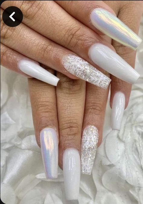 Drawn Snowflakes, White Chrome Nails, Silver Nail Designs, White And Silver Nails, White Glitter Nails, Chrome White, Gel Nails Diy, White Acrylic Nails, Snowflake Nails