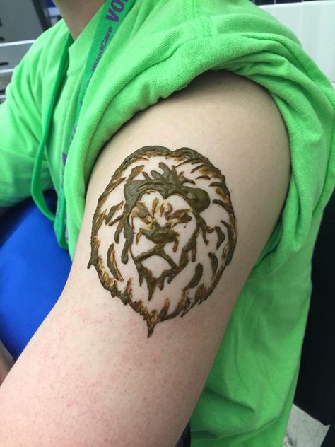 Lion Henna, Simple Crown Tattoo, Playboy Tattoo, Flower Neck Tattoo, Crest Tattoo, Henna Ink, Henna Tattoo Hand, Henna Tattoo Designs Hand, Henna Art Designs