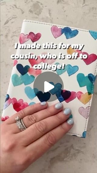 Grown & Flown®️ on Instagram: "What a great off-to-college gift! 👏 Credit: @mrs.legasse" Easy Graduation Gifts, Cousin Birthday Gifts, Gift Card Presentation, Diy Graduation Gifts, Cousin Birthday, Off To College, Cousin Gifts, College Care Package, Diy Gifts For Kids