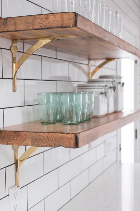 Top 5 Classy Décor Trends To Embrace This Spring Brass Shelf Brackets, Gold Shelves, Bistro Style, Classy Decor, Brass Kitchen, Shelf Brackets, Kitchen Shelves, A Shelf, Kitchen Styling