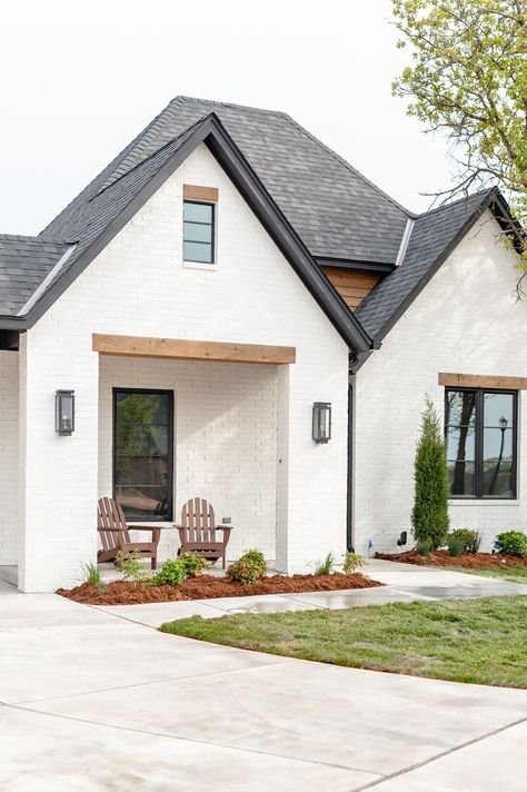 White Siding House, White Brick House, Exterior Paneling, Painted Brick House, House Paint Color Combination, Cottage Exterior, Brick Exterior House, Minimal House Design, Modern Farmhouse Exterior