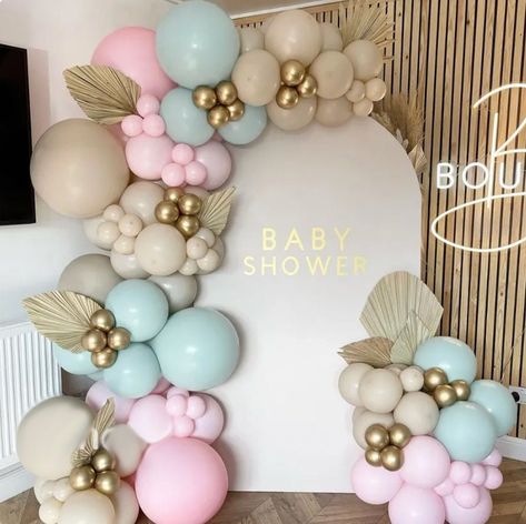 Shower Balloon Arch, Gender Reveal Baby Shower Themes, Baby Shower Balloon Arch, Baby Gender Reveal Party Decorations, Deco Ballon, Gender Reveal Party Theme, Girls Birthday Party Decorations, Idee Babyshower, Balloon Garland Diy