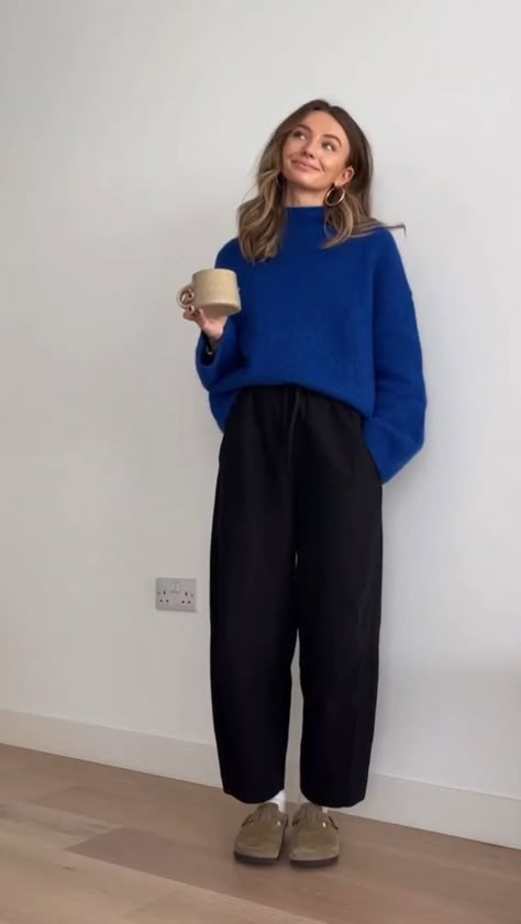 Minimalist Preppy Outfit, Professor Outfits Women Winter, Work From Home Outfit Aesthetic, Comfy Cinema Outfit, San Francisco Outfit Fall Street Style, Danish Outfit Street Style, Casual Therapist Outfits Women, Business Casual Granola, Deep Winter Casual Outfits