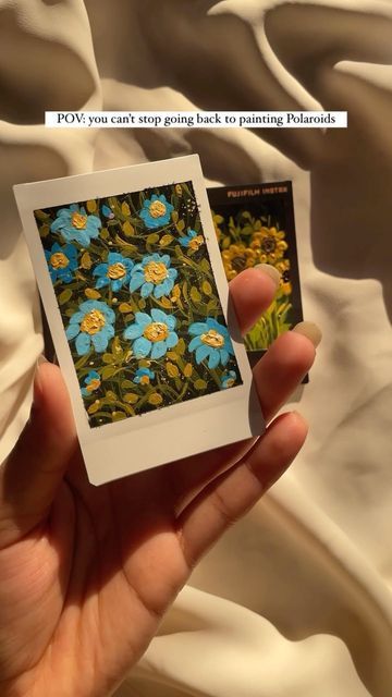 Art With Polaroids, Painting On Polaroids, Instax Painting, Aesthetic Polaroid Pictures Ideas, Polaroid Art Painting, Cute Polaroid Paintings, Polaroid Photos Aesthetic, Mini Polaroid Painting, Polaroid Photo Ideas