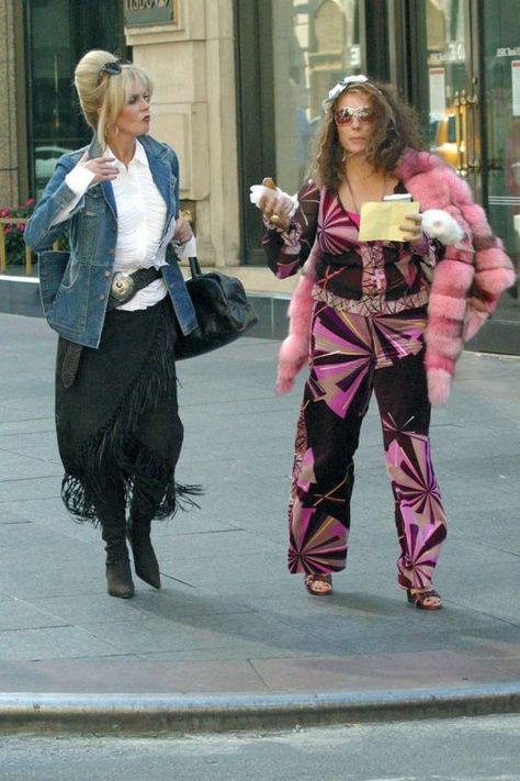 Patsy & Edina in NYC - Eddie nails it in a two-piece Pucci-esque printed number, complete with oversized saccharine-pink fur coat. Absolutely Fabulous Quotes, Patsy And Eddie, Patsy And Edina, Jennifer Saunders, Fab Quotes, Pink Fur Coat, Joanna Lumley, Fabulous Quotes, Ab Fab