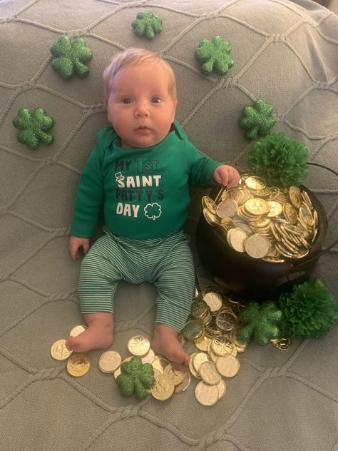 St Patricks Baby, St Patrick's Day Photos, St Patricks Day Pictures, 7 Month Baby, Baby Milestones Pictures, Boy Photo Shoot, Baby Announcement Pictures, Monthly Baby Pictures, Monthly Baby Photos