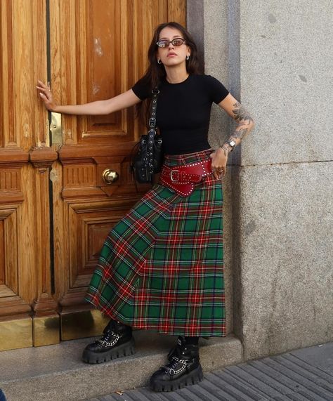 Kilt Outfits, Outfits For School, Outfit Inspo Casual, Thrift Fashion, Crocodiles, 2024 Fashion, Plaid Skirt, Outfit Inspo Fall, Outfits Fashion