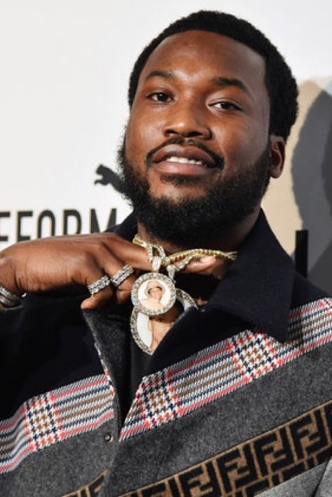 American rapper, songwriter, and activist, Robert Rihmeek Williams known professionally as Meek Mill has revealed that he is buying a Mansion in Africa. #meekmill #entertainment African Mansion, Meek Mills, Natalie Halcro, Prison Reform, Sanaa Lathan, Josh Duhamel, A Mansion, Meek Mill, Toni Braxton