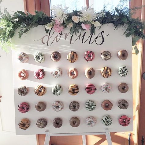 Cute Mini Donuts Wall Wedding Decor Ideas Donut Wall Wedding, Donut Ideas, Wedding Donuts, Donut Decorations, Donut Bar, Donut Wall, Diy Event, Donut Party, Mini Donuts