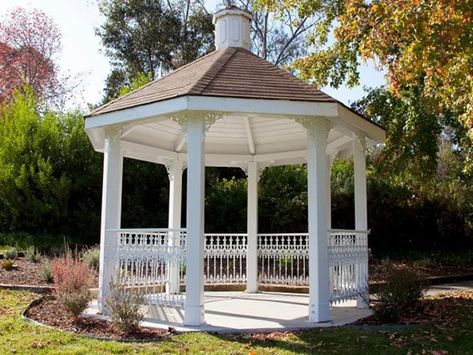 Gazebo Landscaping, Outdoor Gazebo Curtains, Parrilla Exterior, Gazebo Curtains, Screened Gazebo, Small Fire Pit, Gazebo Plans, Patio Grande, Gazebo Ideas