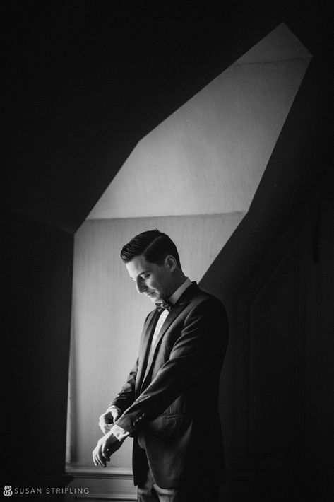 Christian Groom Poses, Groom Wedding Portraits, Groom Preparation Photos, Getting Ready Editorial, Groom Portraits Poses, Groom Single Poses, Groom Solo Poses, Men Getting Ready, Fog Wedding