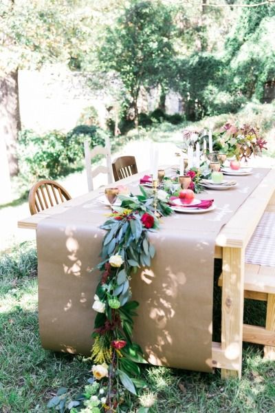 Fall bridal shower table: http://www.stylemepretty.com/2014/11/28/autumn-al-fresco-bridal-shower/ | Photography: Kathryn McCrary - http://www.kathrynmccrary.com/ Diy Table Runner Wedding, Fall Backyard, Paper Tablecloth, Paper Table Runner, Diy Wedding Table, Wedding Backyard Reception, Table Runner Diy, Tafel Decor, Chic Bridal Showers