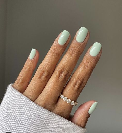 Summer Nails Plain Colors, Pale Green Nails, Girl Maintenance, Ideas Uñas, Cute Toe Nails, One Color Nails, Spring Nail Colors, Casual Nails, Vacation Nails