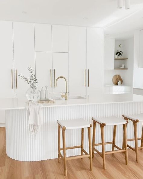 White Kitchen Inspiration, Modern Coastal Home, Three Birds Renovations, Three Birds, Coastal Kitchen, House Design Kitchen, Kitchen Room Design, Kitchen Inspiration Design, Bath Tub