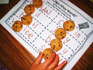 First Grade Wow: Chips, Chips Ahoy!!! Oi Oy, Chips Ahoy Cookies, Chips Chips, Vowel Teams, Reading Tutoring, Mini Chips, Chips Ahoy, Reading Street, First Grade Activities