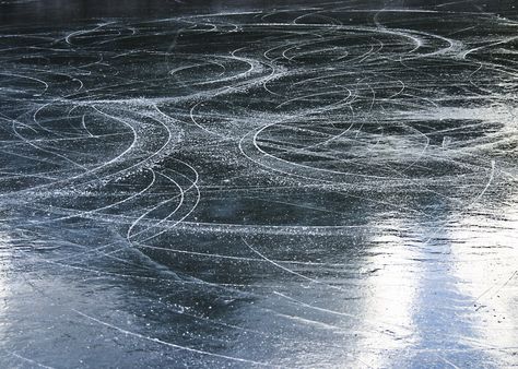 Ice Rink Aesthetic, Lake Ice Skating, Professional Ice Skating Aesthetic, Ice Skating Rink Background, Ice Skating On Lake Aesthetic, Ice Skating Aesthetic, Dark Ice Hockey Aesthetic, Ice Skating On Frozen Lake Aesthetic, Ice Aesthetic