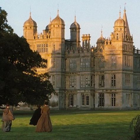 In 2005, the striking Elizabethan manor, Burghley House, was perfectly grand as Lady Catherine’s Rosings Park. Pride And Prejudice Castles, Austen Aesthetic, Regency Aesthetic, Most Ardently, Maxon Schreave, Royal Core, Pride And Prejudice 2005, Jane Austen Novels, Jane Austin