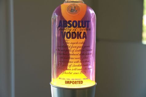 Experiments To Do At Home, Homemade Lava Lamp, Make A Lava Lamp, Home Business Ideas, Dorm Room Hacks, Best Home Business, Cool Dorm Rooms, Room Hacks, Absolut Vodka