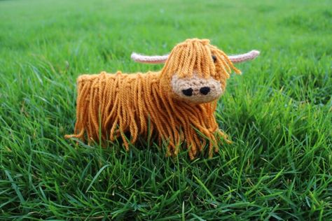 Affectionately called “woolly bullies”, this crocheted cow pattern is designed to represent Highland cows. This shaggy, orange breed is beautiful in real life and makes such a cute cow crochet project, too! After crocheting your cow, you’ll add the hairy fringe for a realistic look.Designer: I Am Branching OutYarn weight: DKSuggested yarn: Stylecraft Special DK Crocheted Cow, Crochet Farm Animals, Crocheted Cow Pattern, Dog Sweater Crochet Pattern, Crochet Toys Free Patterns, Knitting Crafts, Crochet Wreath, Amigurumi Cow, Crochet Dog Sweater