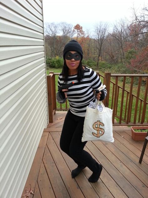 Bank Robber Costume Halloween Diy Makeup, Robber Outfit, Robber Fancy Dress, Bank Robber Costume, Costume Halloween Diy, Robber Costume, Office Halloween Costumes, Office Halloween, Halloween Makeup Diy