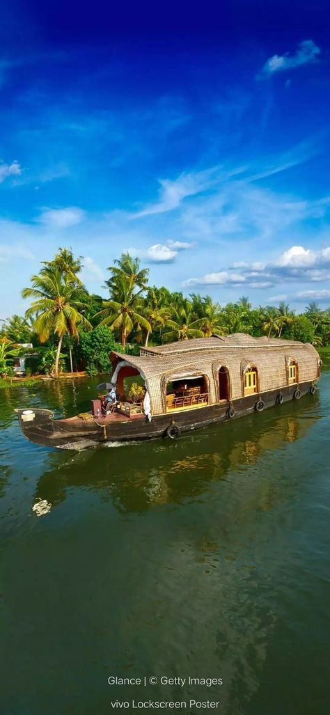 Kerala Boat, House Boat Kerala, Kerala Backwaters, South Asian Art, Kerala Houses, Boat House, House Viewing, Graphic Wallpaper, Samsung Wallpaper