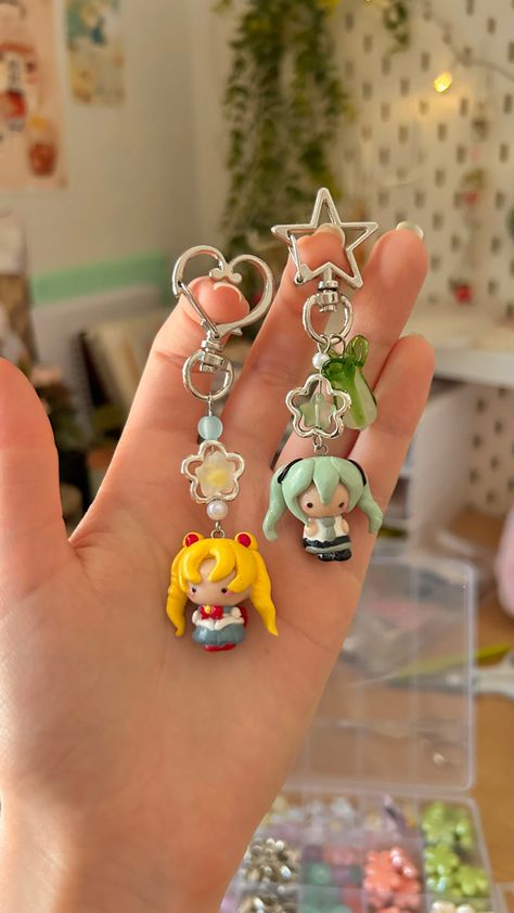 Anime Clay Charms, Sailor Moon Clay, Keychain Diy Clay, Diy Clay Keychain, Kawaii Clay Charms, Polymer Clay Keychains, Moon Clay, Aesthetic Objects, Clay Keychain