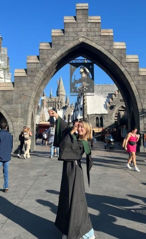 Dafne Jm, Harry Potter Universal Studios, Disney Paris, Harry Potter Outfits, Universal Studios Hollywood, Winter Break, Pic Ideas, Role Models, Hogwarts