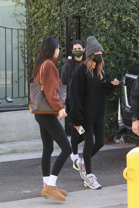 Hailey Bieber Leggings, Hailey Baldwin Street Style, Hailey Bieber Outfits, Pilates Outfit, Gymwear Outfits, Kendall Jenner Street Style, Leggings Outfit, Legging Fits, January 3