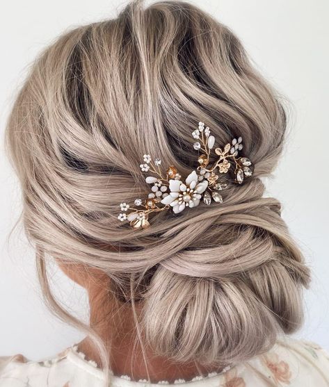 Boho Blooms Bridal Hairpin Bridal Hair Pieces Flower, Dunner Wordend Haar, Bridal Hair Combs Pearl, Braids For Medium Length Hair, Wedding Hairstyles Medium Length, Wedding Hair Head Piece, Hair Accessories Pearl, Best Wedding Hairstyles, Trendy Wedding Hairstyles