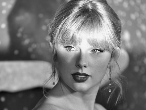 Taylor Swift Repuation, Taylor Swift Black And White, Taylor Swift Black, Taylor Swift Playlist, Taylor Swift Photoshoot, Taylor Swift Images, Taylor Swift Street Style, Miss Americana, Taylor Swift Speak Now