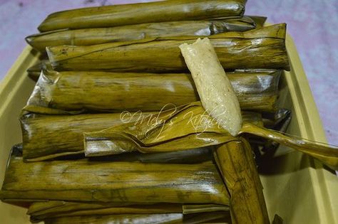 Suman, Mely's Kitchen, Kakanin, Suman malagkit, Filipino food Bibingka Recipe, Filipino Dessert Recipes, Philippine Cuisine, Filipino Snacks, Pinoy Dessert, Philippines Recipes, Filipino Food Dessert, Native Foods, Philippines Food