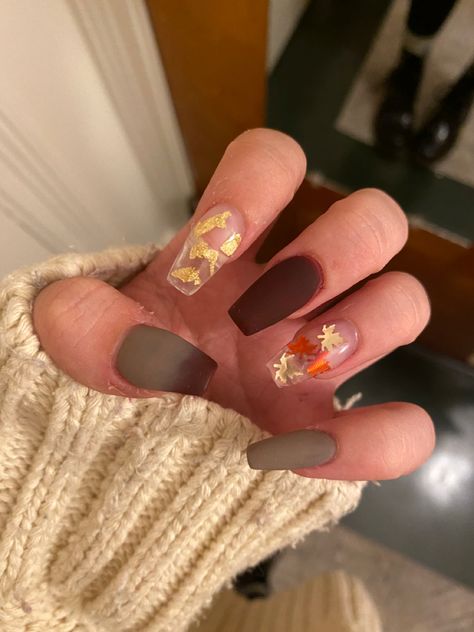 Fall Aesthetic Nails Almond, Fall Nail Designs Acrylic Square, Fall Nail Inspiration Autumn, Fall Nails Acrylic Almond, Fall Aesthetic Nails, Fall Flower Nails, Fall Pedicures, Sns Nails Designs, Future Nails