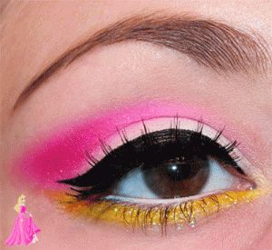 50 inspirações de maquiagem princesas Disney | Como fazer em casa Princess Inspired Makeup Looks, Princess Aurora Makeup Looks, Sleeping Beauty Inspired Makeup, Makeup Looks Inspired By Disney, Sleeping Beauty Eye Makeup, Princess Peach Costume Makeup, Aurora Makeup Sleeping Beauty, Princess Peach Inspired Makeup, Princess Peach Eye Makeup