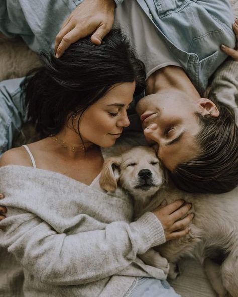 45 Touching Valentine’s Day Photoshoot Ideas Dog Family Pictures, Shooting Couple, Home Photo Shoots, Photos With Dog, Dog Photoshoot, Shotting Photo, Couple Photoshoot Poses, Photo Couple, Couple Photography Poses