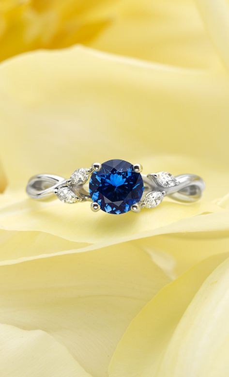 White Gold Sapphire, Blue Ring, White Gold Diamond Rings, Pretty Rings, Sapphire Engagement, Bijoux Diy, Engagement Rings Sapphire, Sapphire Diamond, Pretty Jewellery