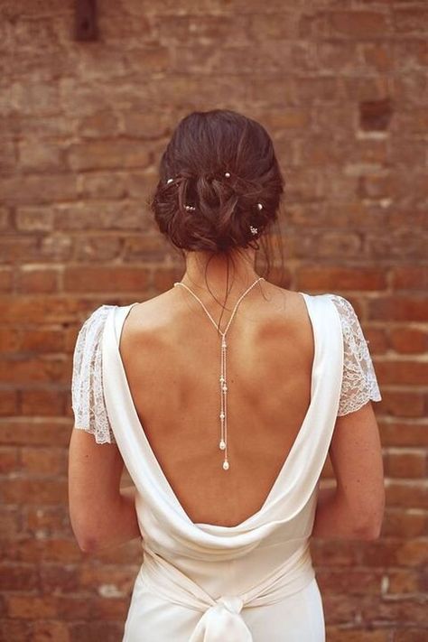 via Pinterest Blue Bridal Earrings, Bridal Backdrop Necklace, Popular Wedding Dresses, Vintage Wedding Jewelry, Backdrops Necklace, Pearl Bridal Jewelry, Bridal Fashion Jewelry, Back Necklace, Backless Wedding