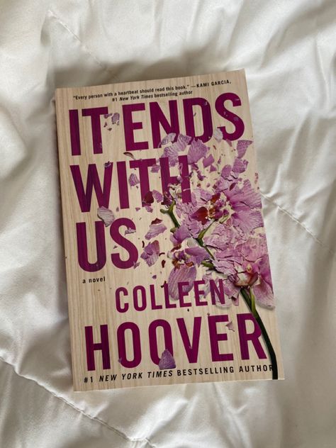 Its End With Us, Coolen Hoover, It Ends With Us Book, Game Of Thrones Books, Moving To Boston, Colleen Hoover Books, Book Instagram, Fantasy Books To Read, Short Books