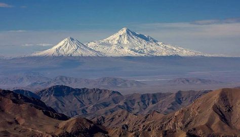 My soul... Ararat Mount Ararat, Armenia Travel, Turkish Flag, Aesthetic Landscape, Armenian Culture, Yerevan Armenia, Good Morning World, Lava Flow, Countries In The World