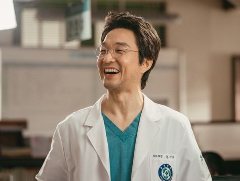 Han Suk Kyu, Dr. Romantic 2, Dr Romantic, Romantic Doctor Teacher Kim, Dr. Romantic, Romantic Series, Med School Motivation, Korean Drama Romance, Romantic Paintings